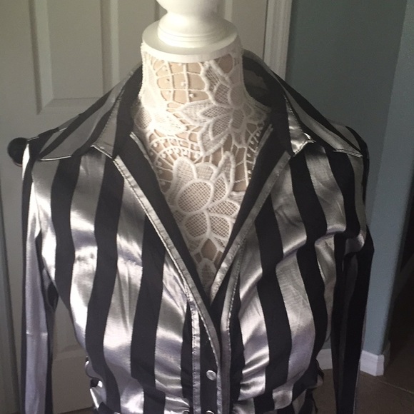 Stunning Joseph ribkoff black and silver top - Picture 3 of 8
